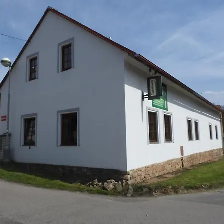Restaurace A U Lva Maison d'hôtes Karlštejn