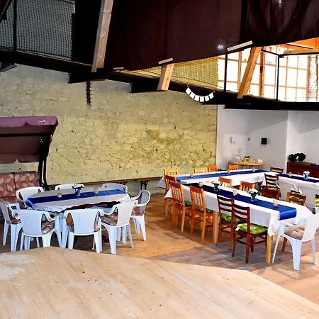 Restaurace A U Lva Maison d'hôtes