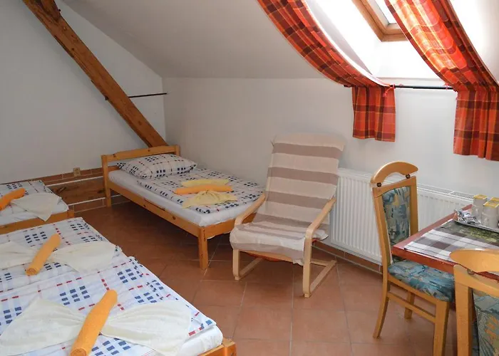 Pensión Restaurace A U Lva Karlštejn