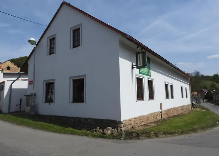 Restaurace A U Lva Pensión Karlštejn