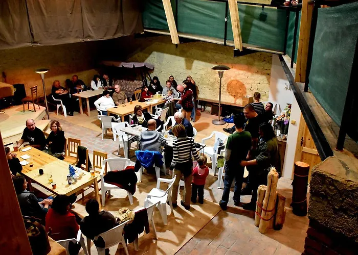 Pensión Restaurace A U Lva Karlštejn
